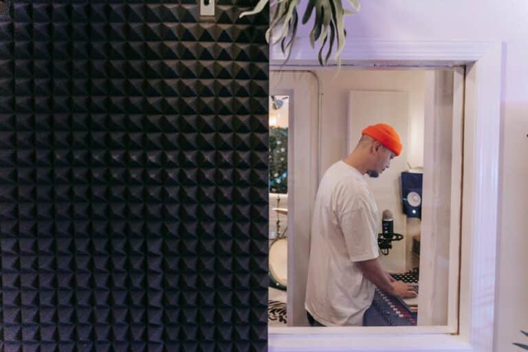 diy soundproof room